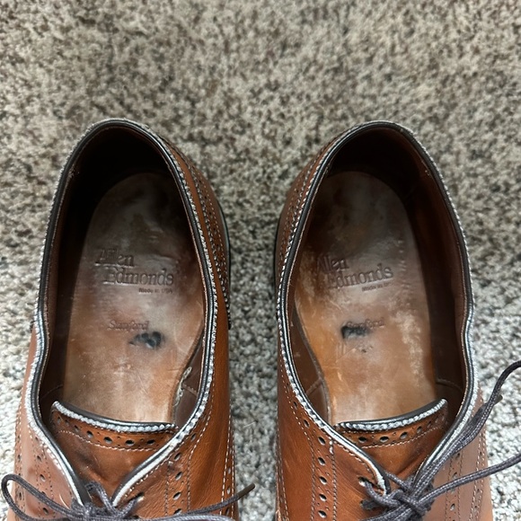 Allen Edmonds Tan Oxford Leather Shoes with Broguing - Picture 2 of 8